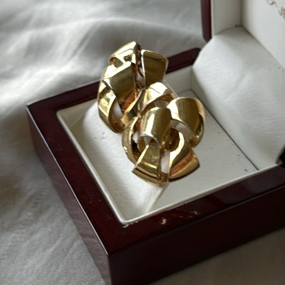 Vintage Gold Tone Textured Statement Earring Set Bow Button, Hoops & Drop Design - Picture 6 of 16